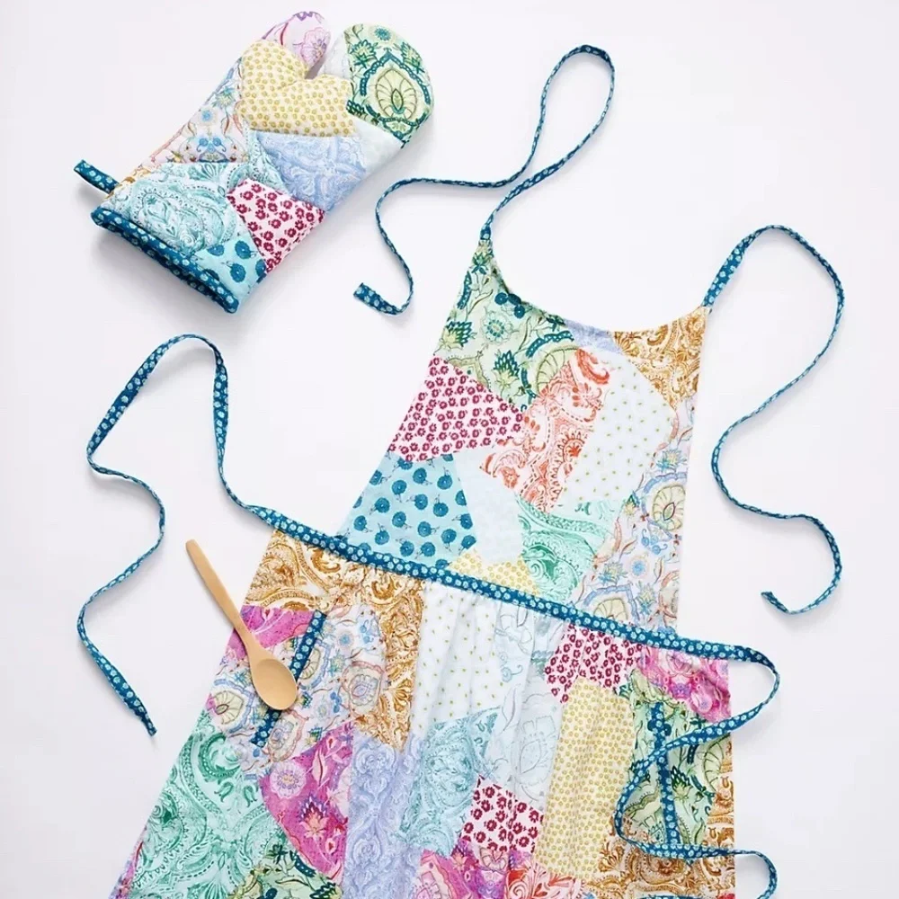 NWT Anthropologie Jolie Apron And Oven Mitt Set